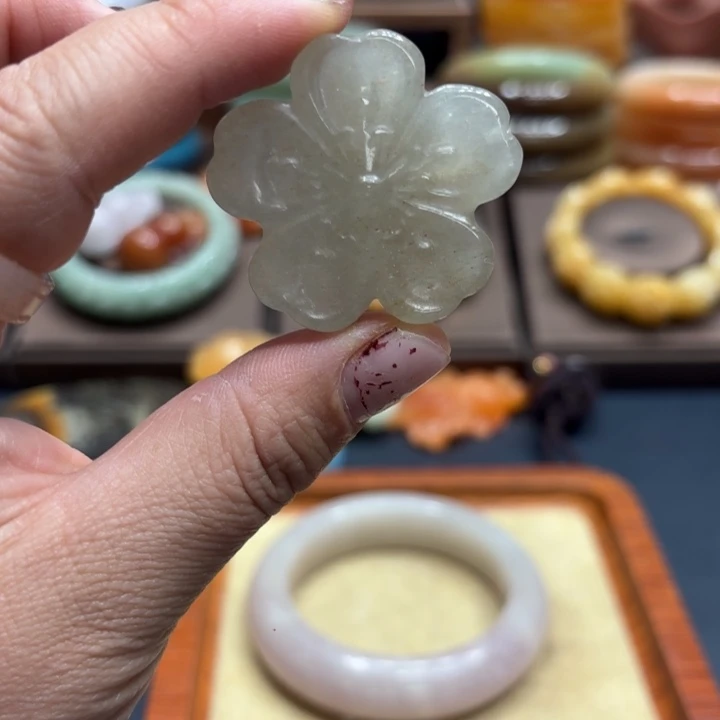 石英质玉未镶嵌手镯