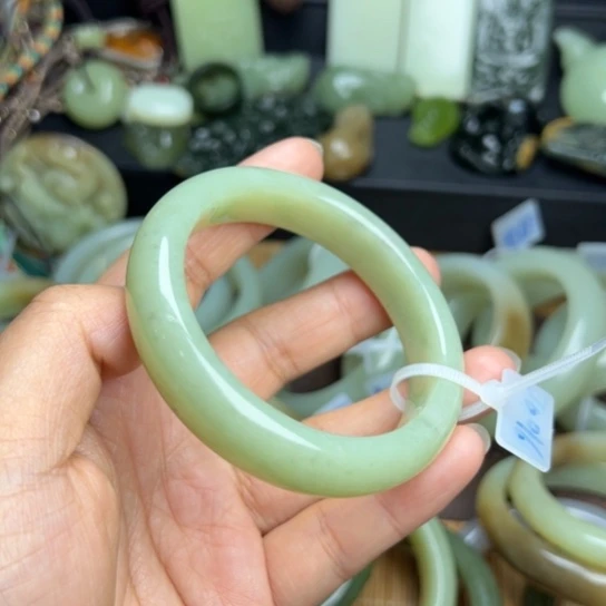 和田玉手镯未镶嵌俊**师55