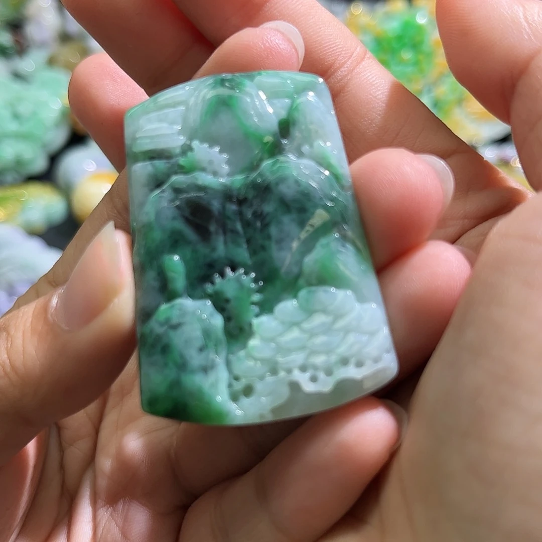 翡翠未镶嵌颈饰待编织