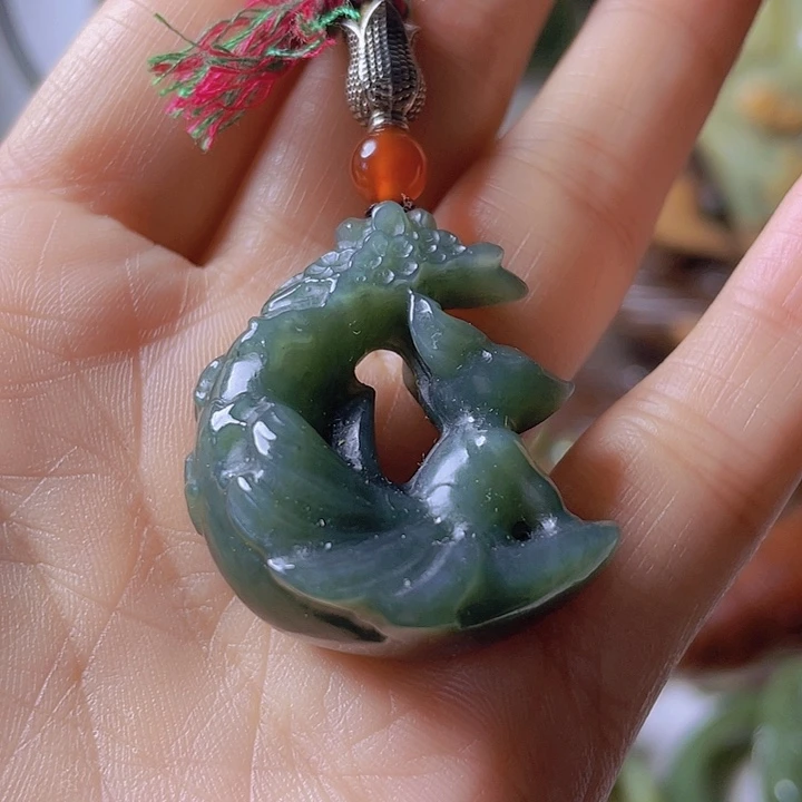 未镶嵌岫岩河磨玉（透闪石质玉）把件