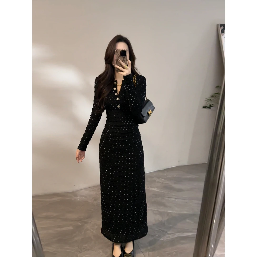 【大婷婷】冬季新款V领连衣裙时尚波点法式复古裙子气质长裙DT1806