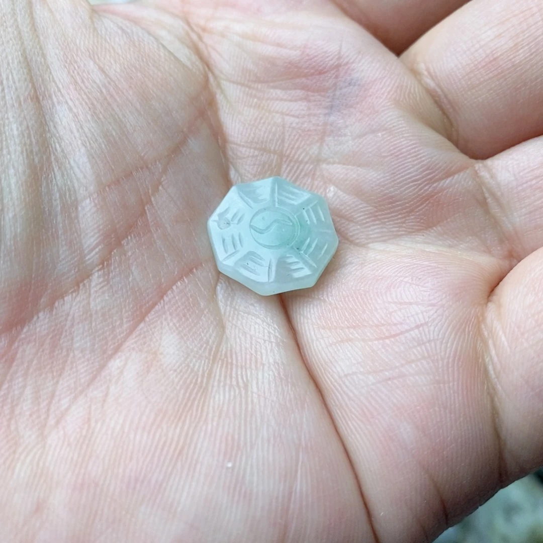 翡翠颈饰未镶嵌好