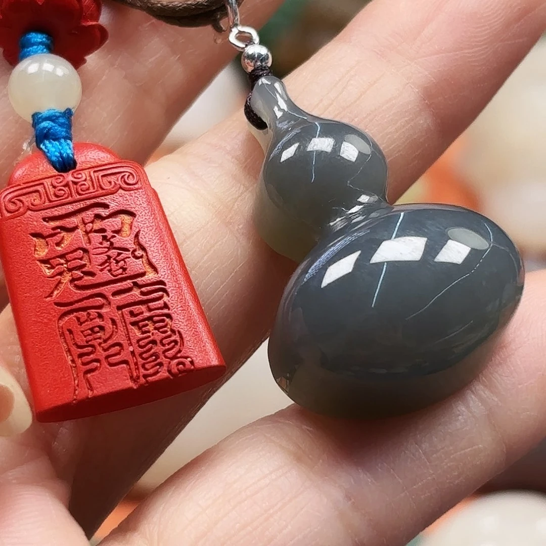 暧***の天然辰砂多样性发货一件