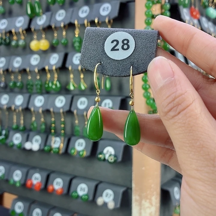 和田玉18K金镶嵌耳饰