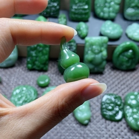 【闪购商品】和田玉挂件未镶嵌天*秀