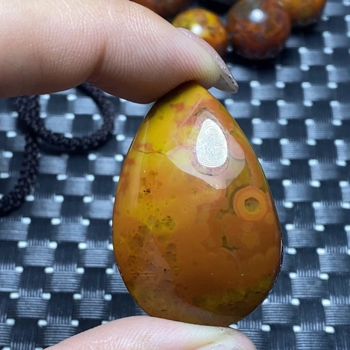 玛瑙/玉髓颈饰未镶嵌曾**时