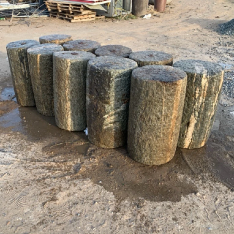 无品牌石柱。花岗岩石柱。直属定金链接  邮费到付