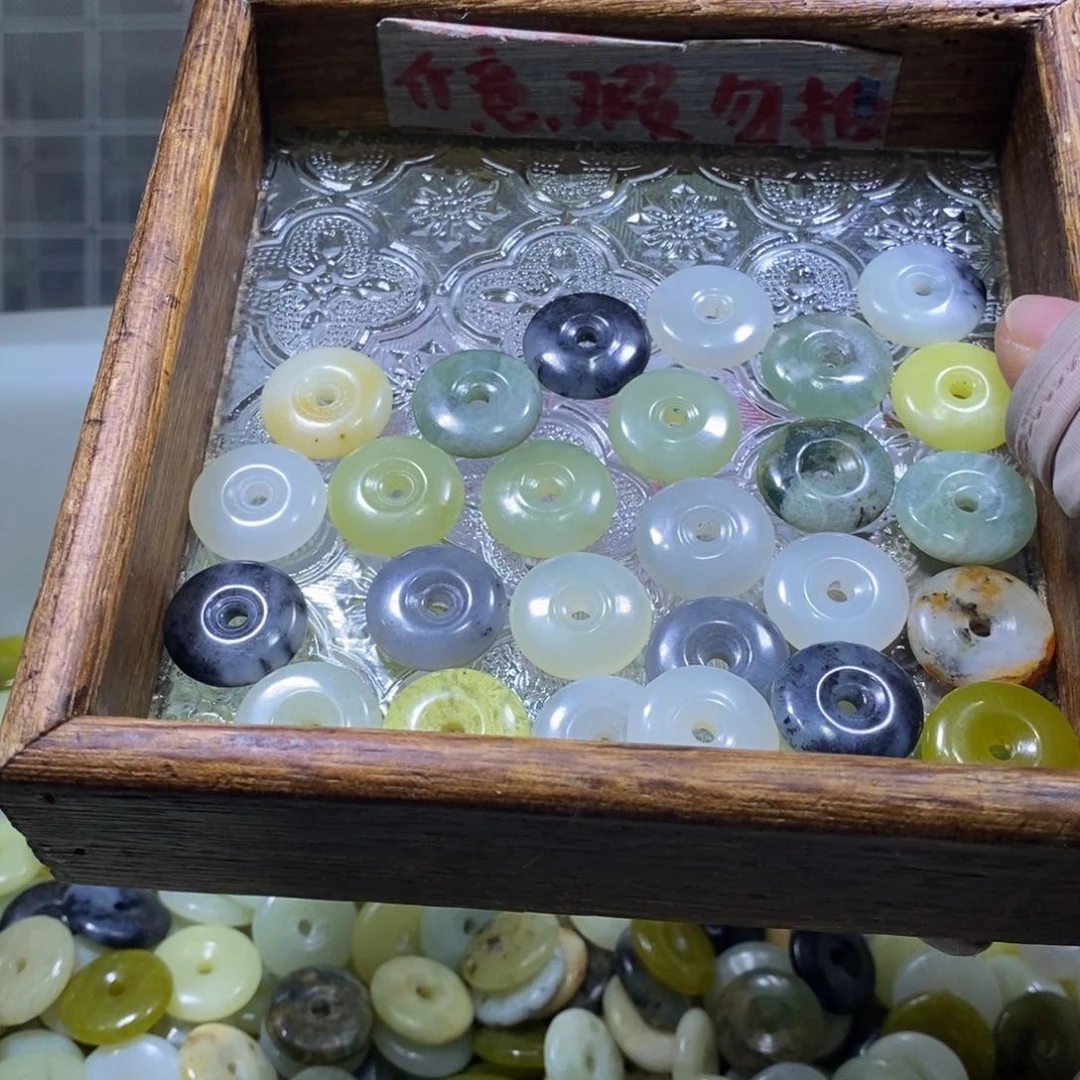 合金蛇纹石玉颈饰114