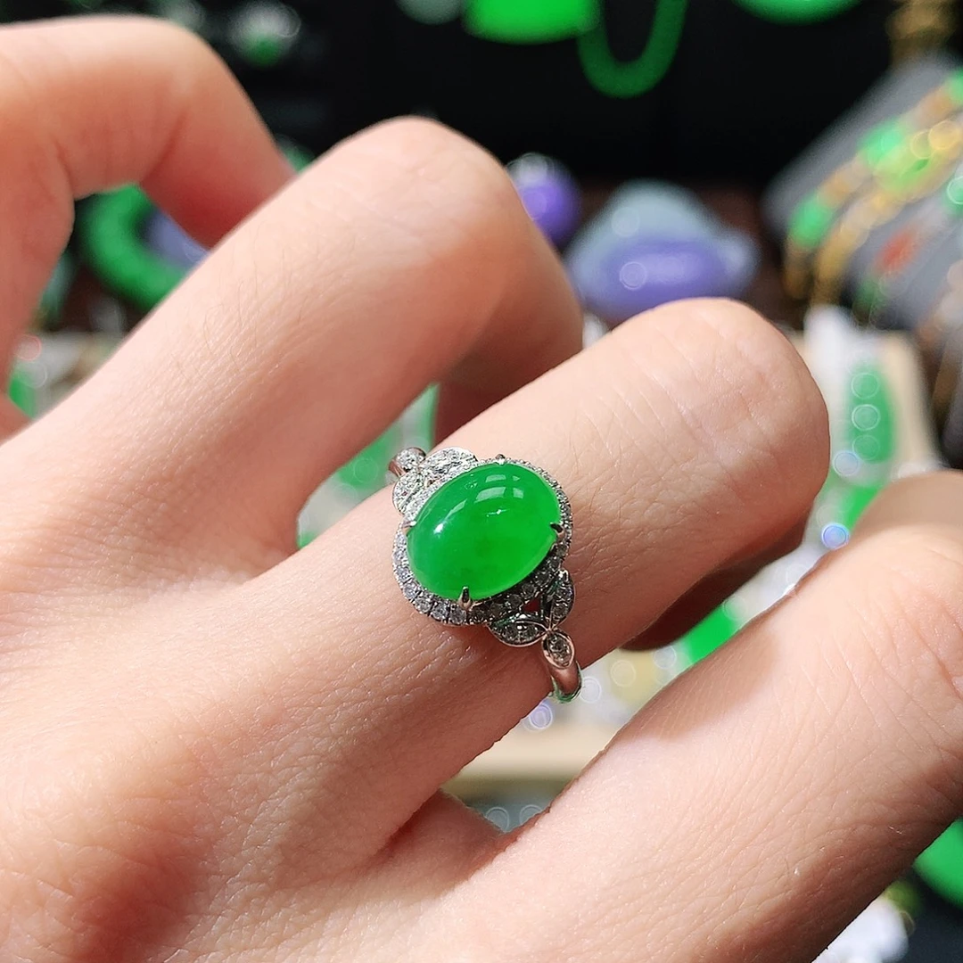 翡翠18K金镶嵌戒指