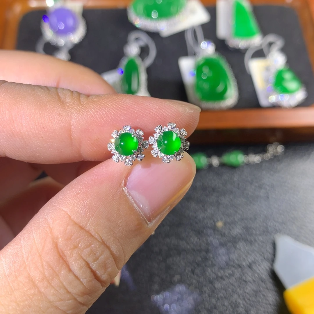 翡翠18K金镶嵌耳饰翡翠