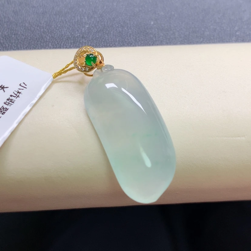 【闪购商品】翡翠颈饰18K金镶嵌瓜