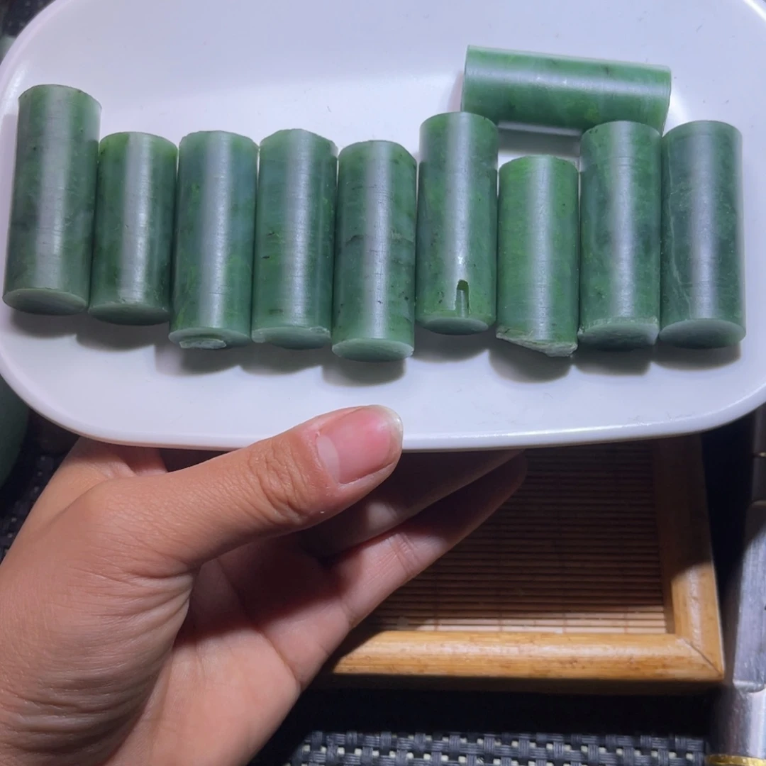 未镶嵌和田玉车挂