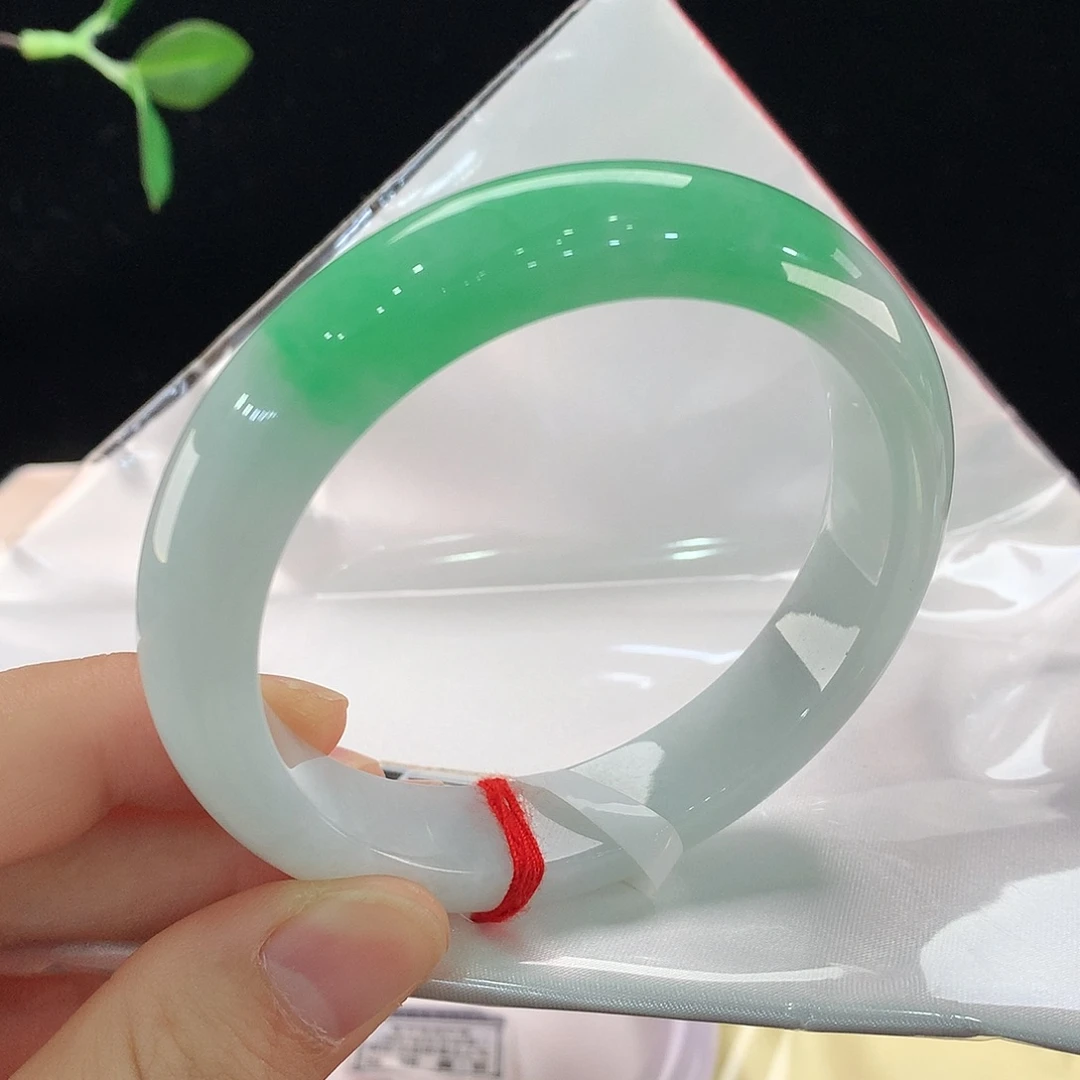 翡翠未镶嵌手镯3104