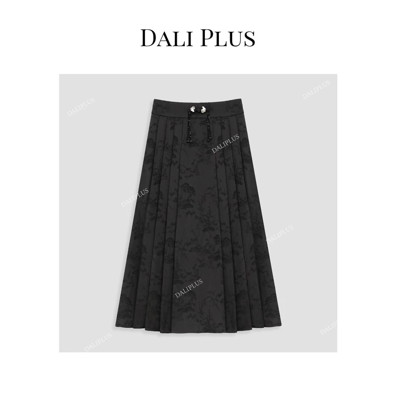 DALI PLUS新中式恋夏风黑色暗纹提花蝴蝶盘扣马面裙半裙-D4SS0039