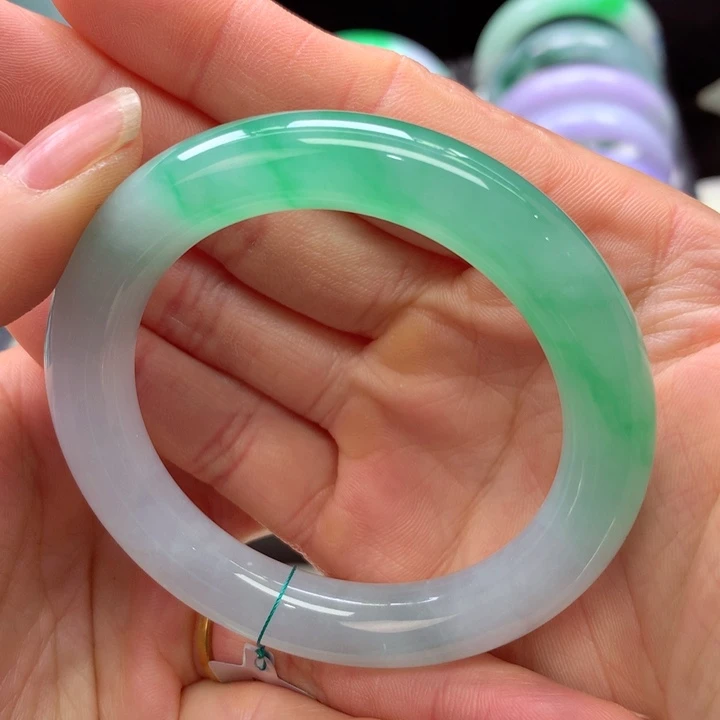 【闪购商品】翡翠手镯未镶嵌五*红天然翡翠手镯