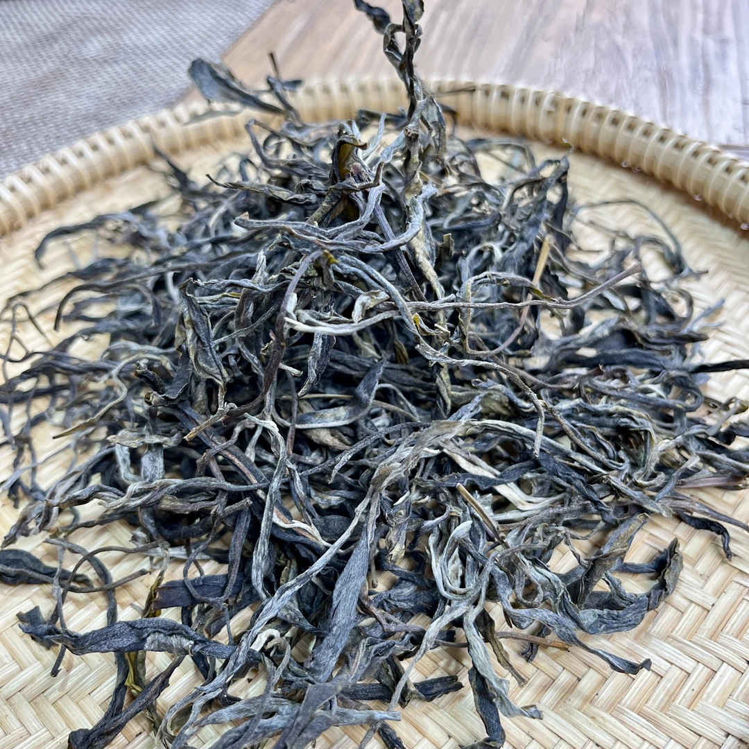 【2025年-传世弯弓 野猪 林】普洱生茶 100克