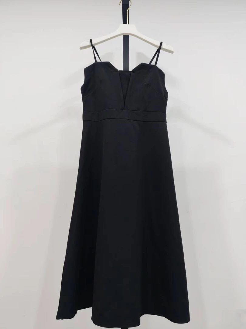 W135 细吊带V领连衣裙 默认微瑕 无运费险 接受不了勿拍