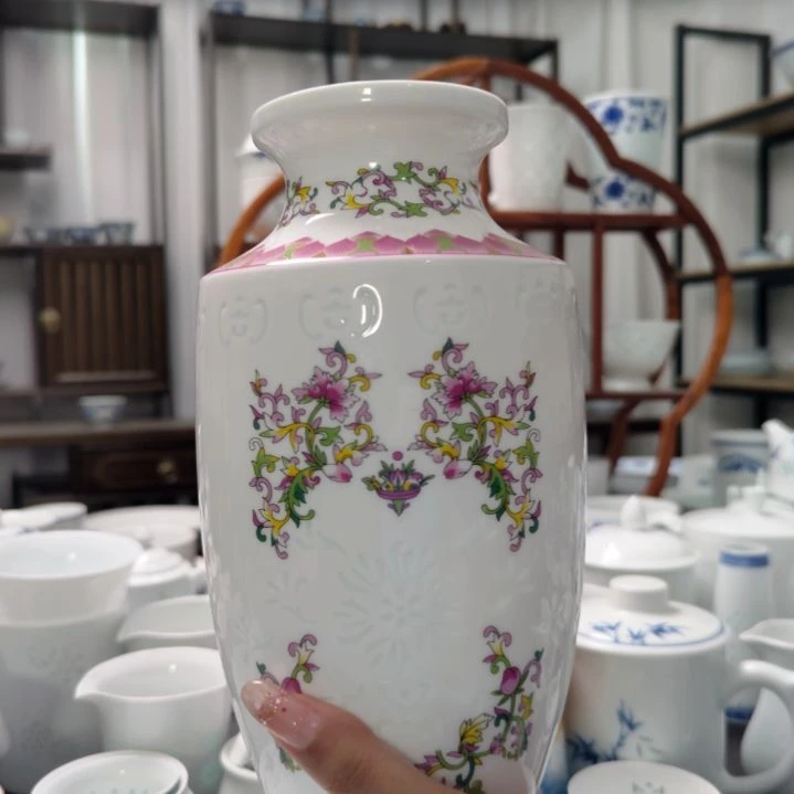 瓷粉彩皮球花福寿花瓶一个景德镇
