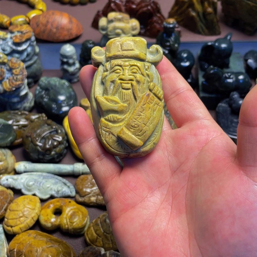 【闪购商品】未镶嵌岫岩河磨玉（透闪石质玉）挂件裕****云