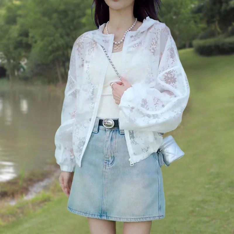 2025夏季韩式连帽印花薄款短外套女士时尚简约休闲百搭防晒服上衣