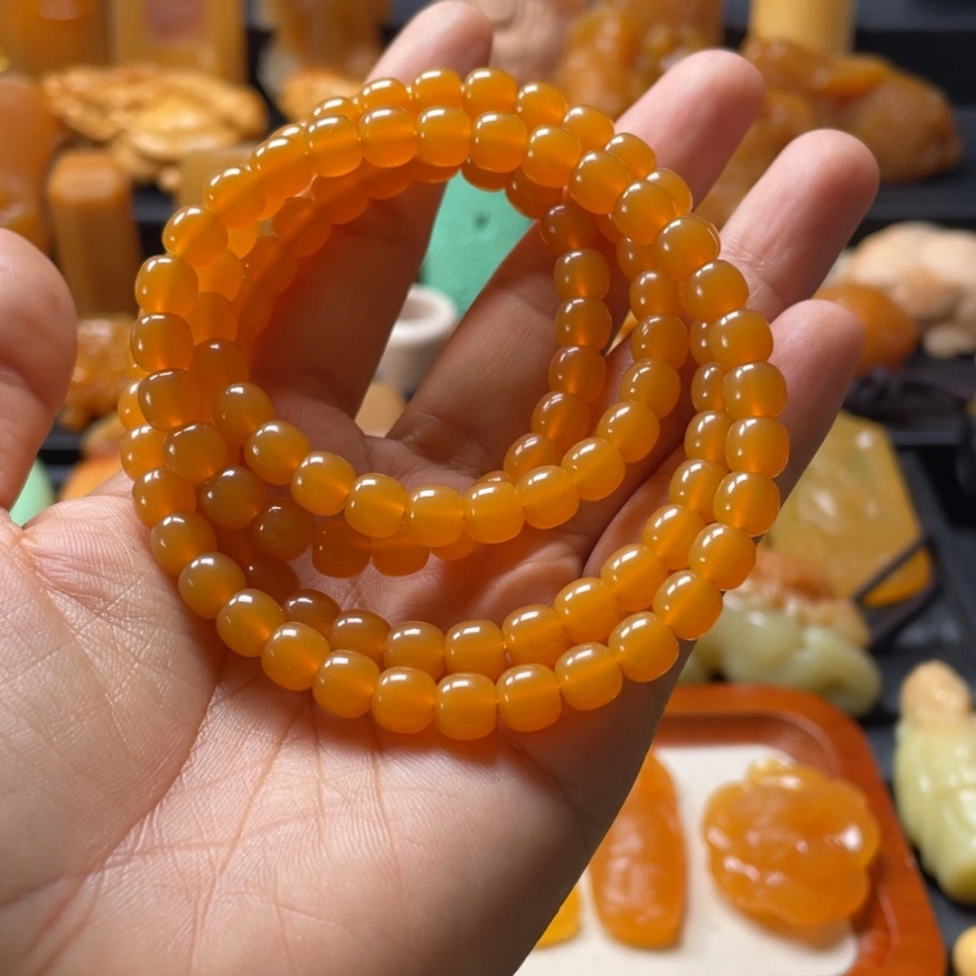 铿****石英质玉（缅黄）未镶嵌颈饰