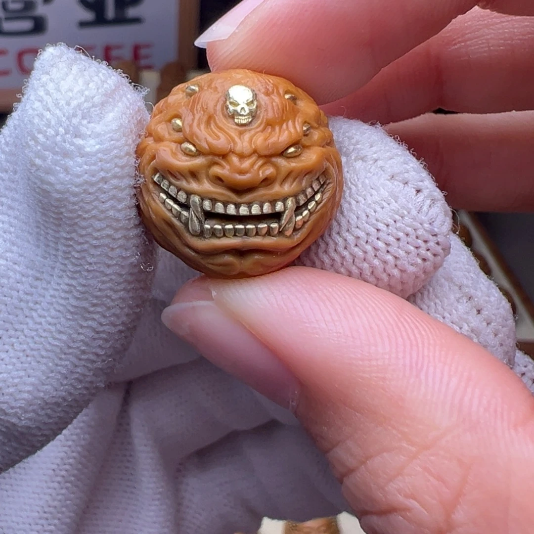 把件猴头核桃镶嵌款六目骷髅全品有正常封口线