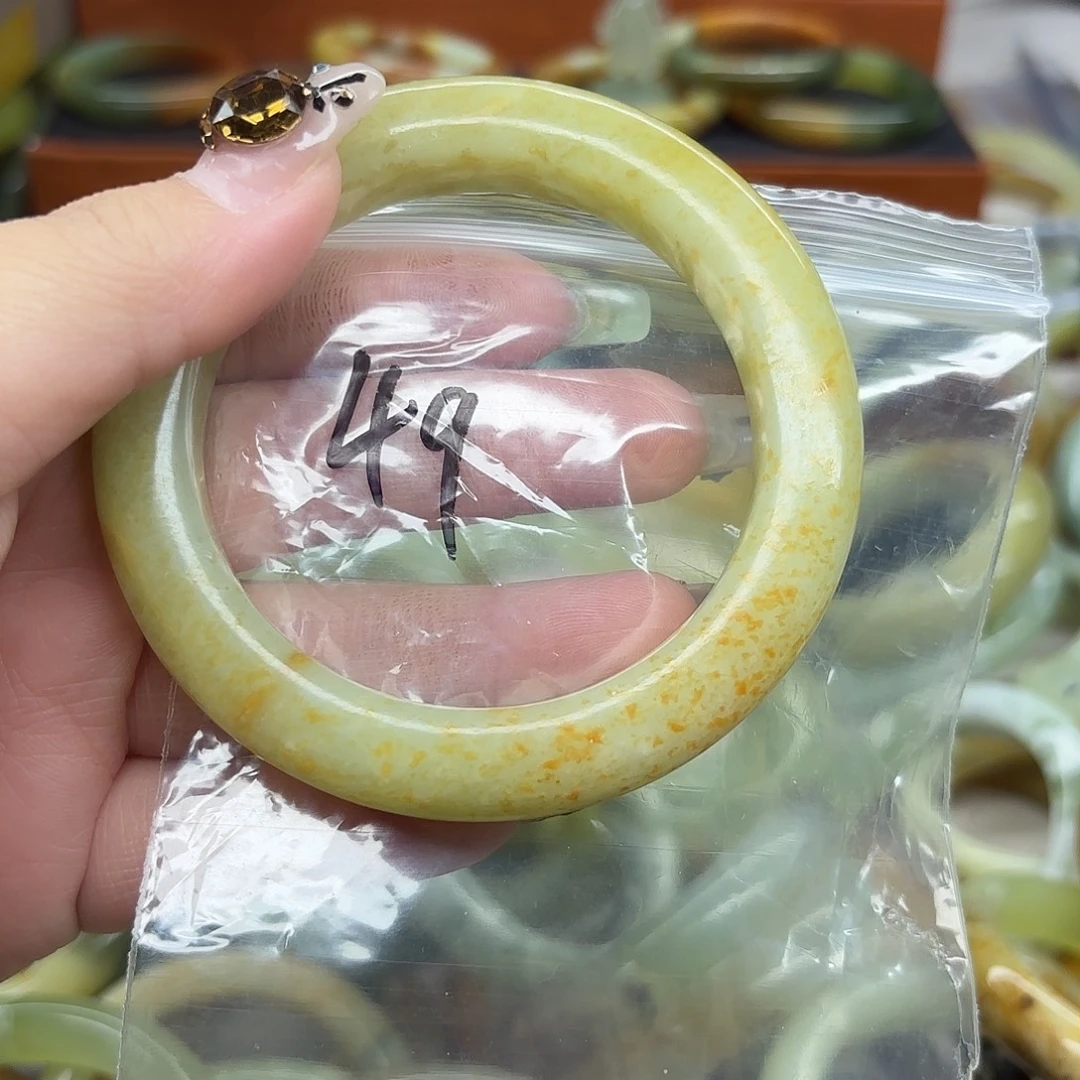 一***好蛇纹石玉未镶嵌手链