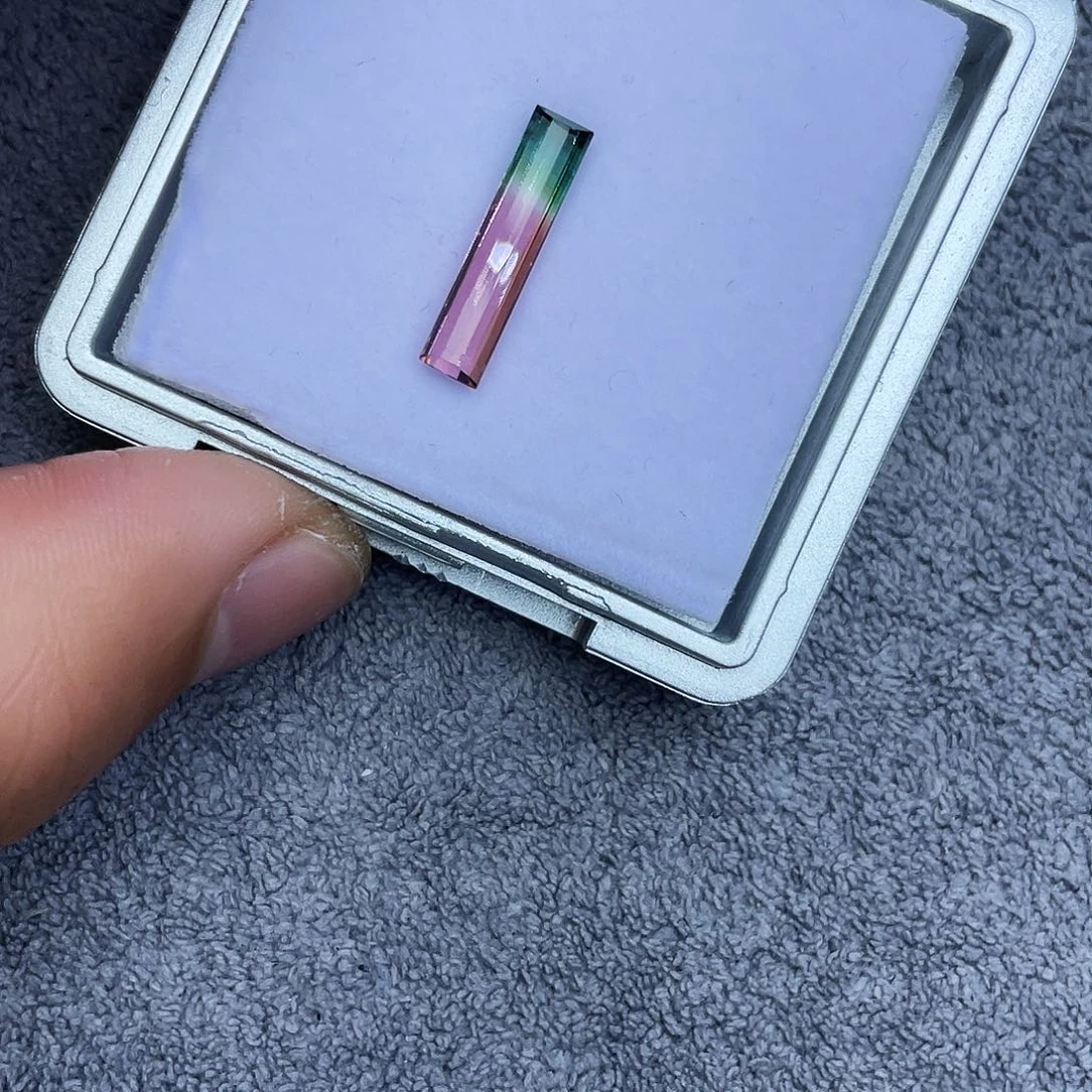 碧玺裸石未镶嵌2.384Ct