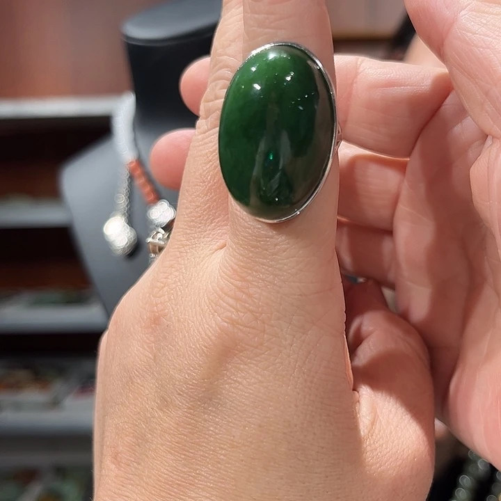 颈饰未镶嵌和田玉（糖玉）