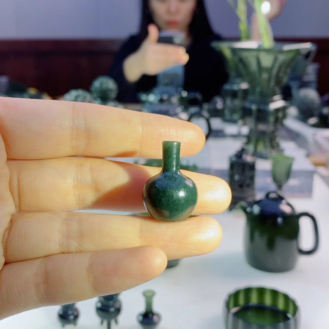 未镶嵌和田玉（青玉）摆件