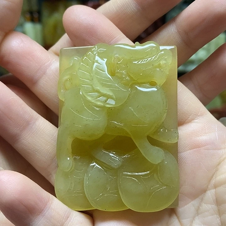 岫玉未镶嵌吊坠(赠链)