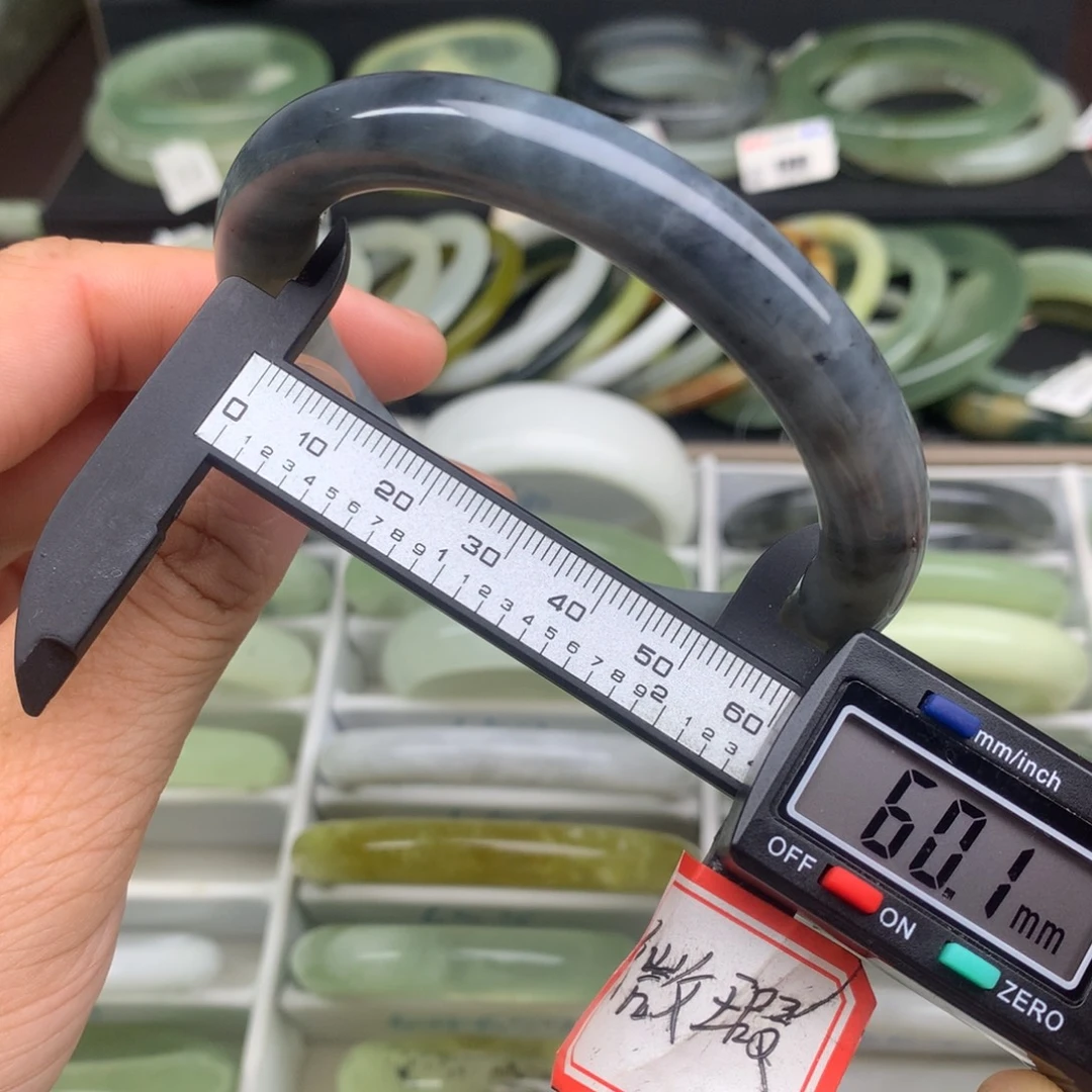 未镶嵌蛇纹石玉手镯646