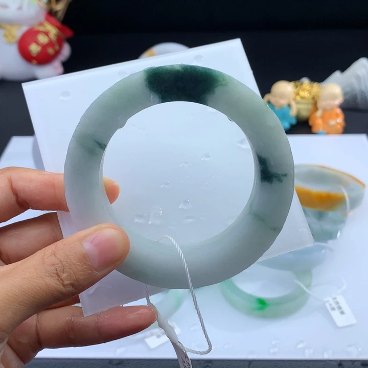 未镶嵌手镯定制翡翠