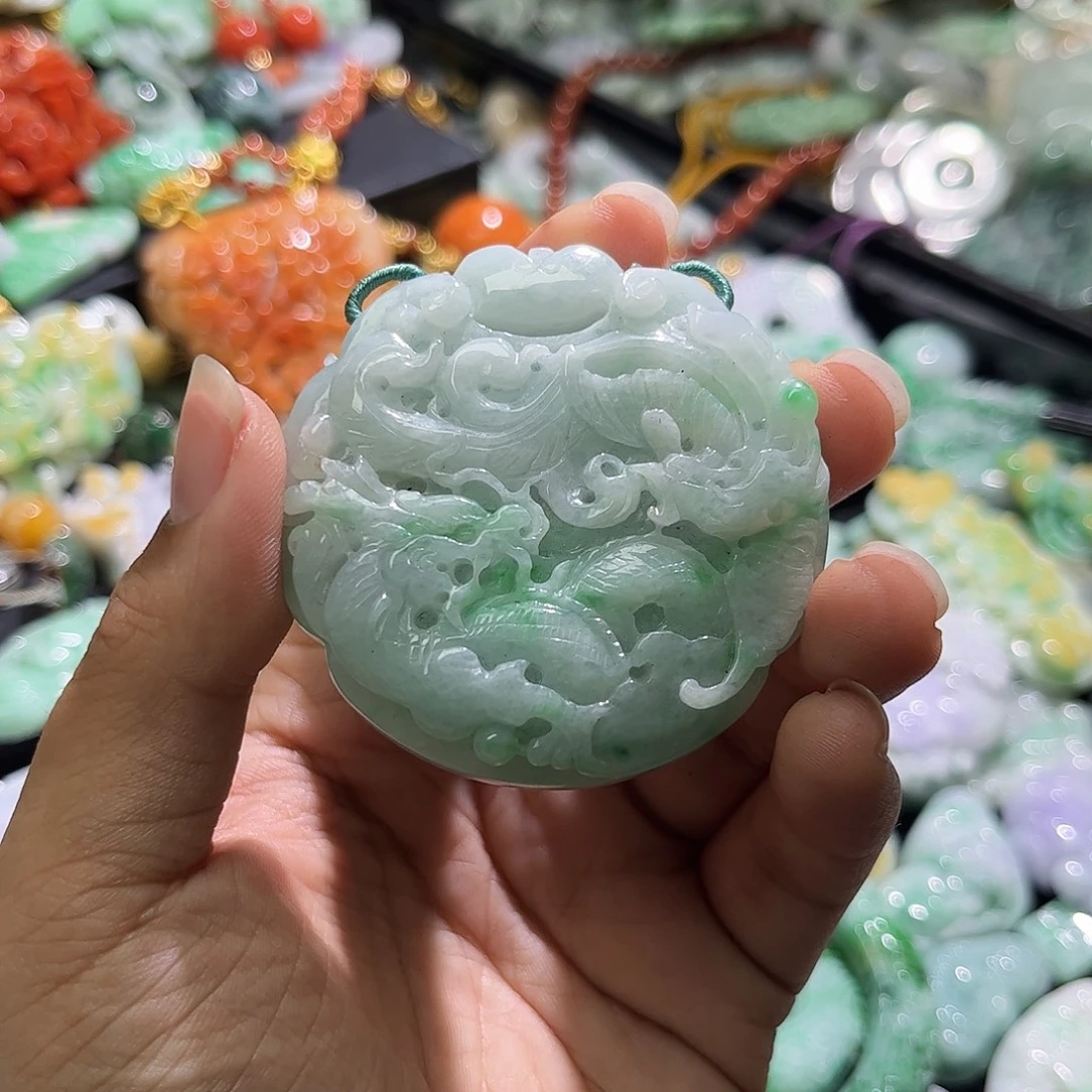 颈饰未镶嵌翡翠待编织