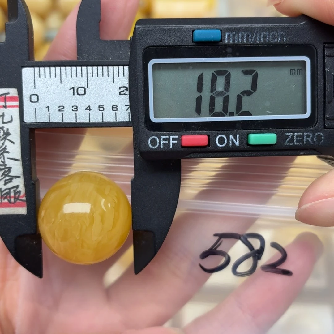 未镶嵌蜜蜡裸石蜜蜡