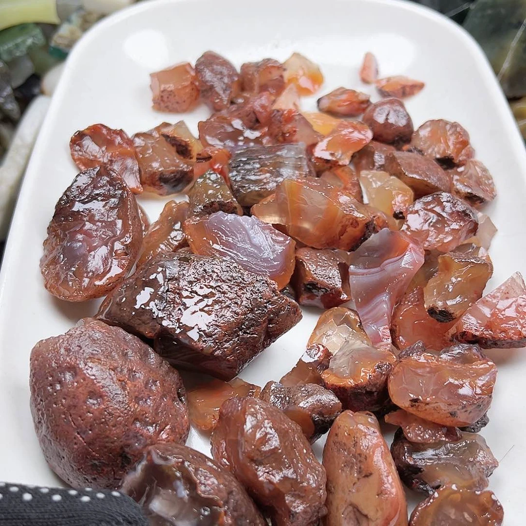 未镶嵌石英岩玉珠宝半成品