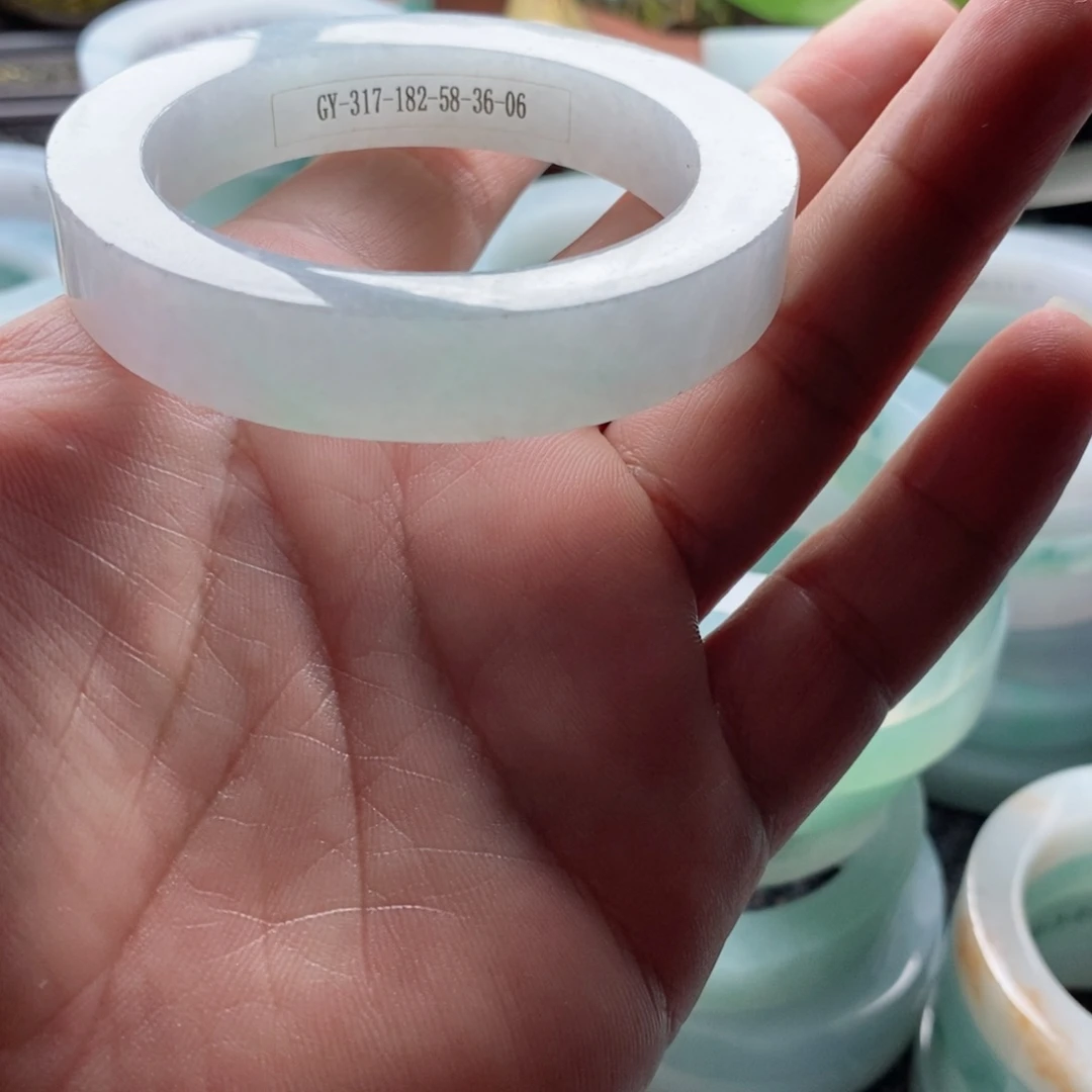 落***物定制翡翠未镶嵌缅甸翡翠手镯A货