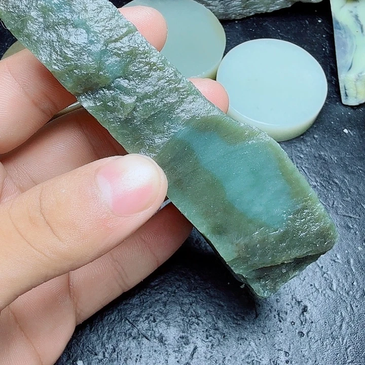 未镶嵌和田玉（糖玉）珠宝奇石