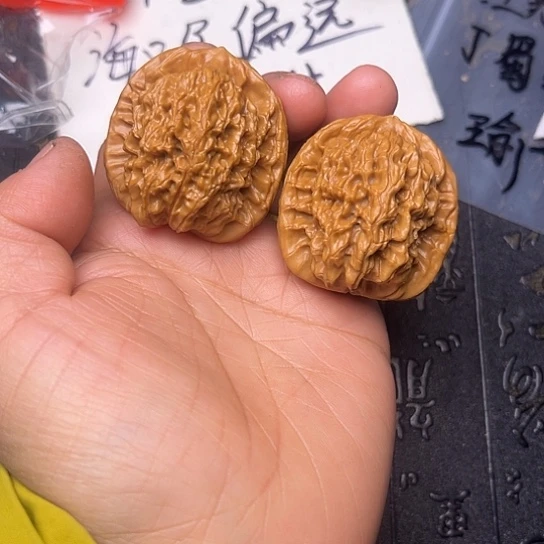 文玩核桃吊坠老四