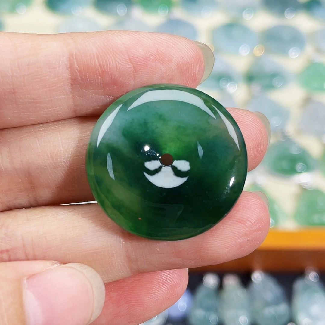 翡翠未镶嵌颈饰吊坠