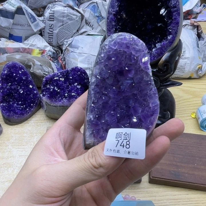 未镶嵌水晶大型摆件（非配饰）