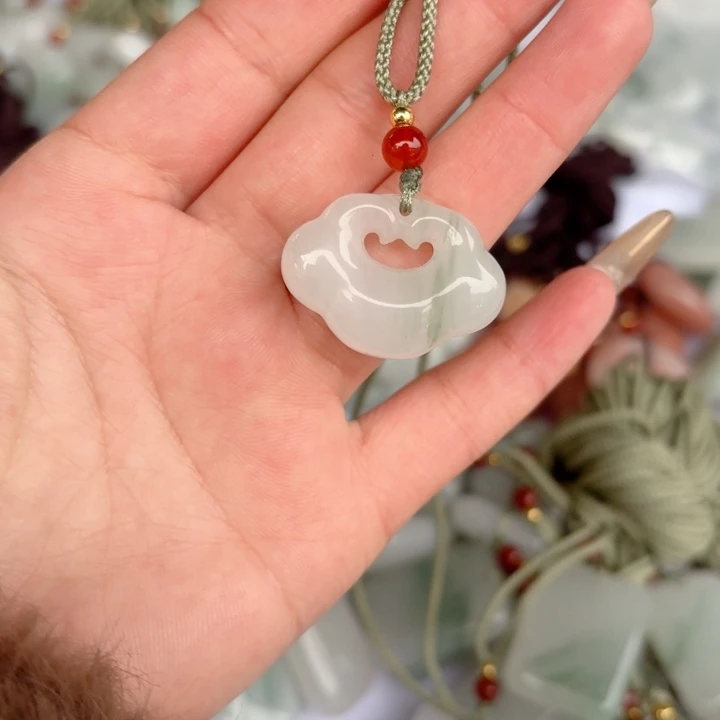 石英质玉颈饰未镶嵌