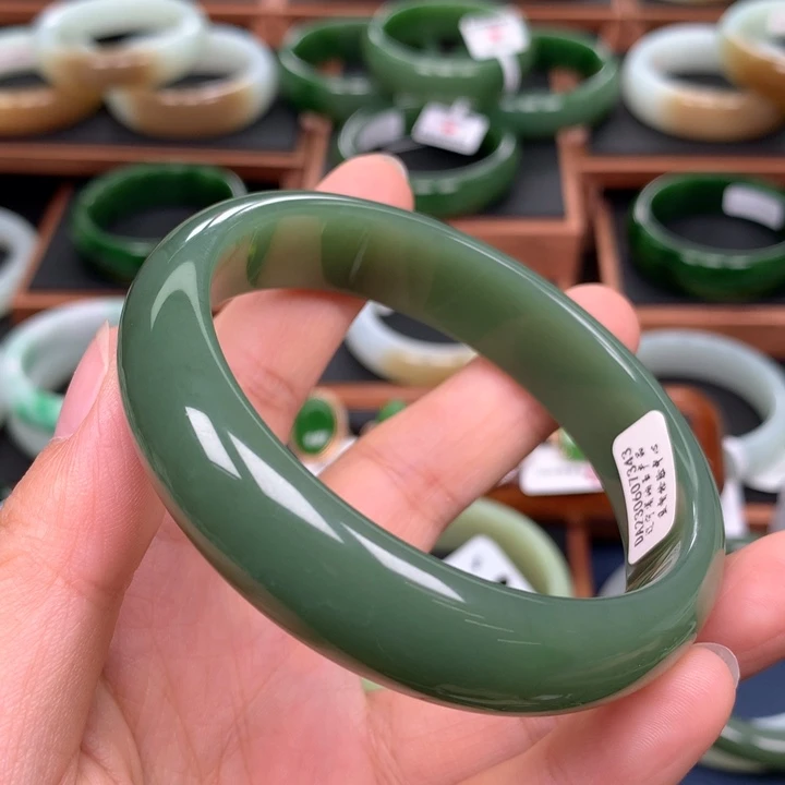 和田玉（碧玉）手镯未镶嵌63