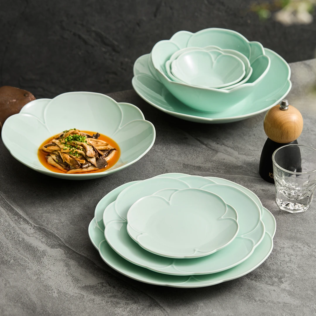 德化青瓷餐具2025新款特别好看的精致高级感家用陶瓷盘子菜盘餐盘