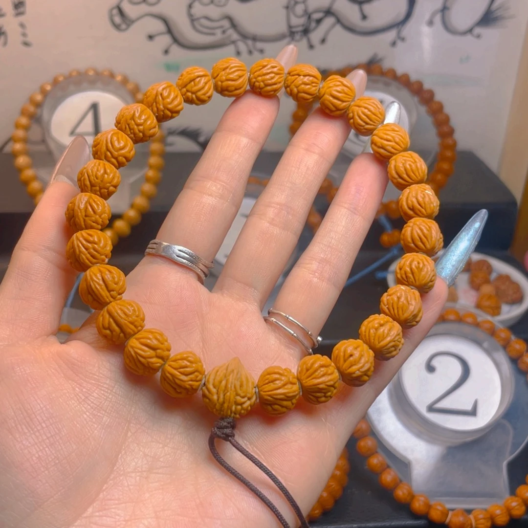 吊坠桃核1.222222222222