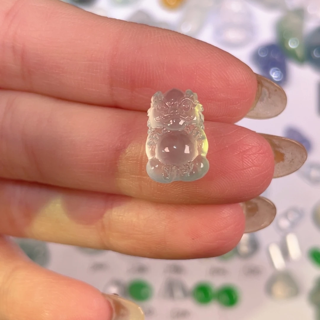 翡翠未镶嵌颈饰裸石