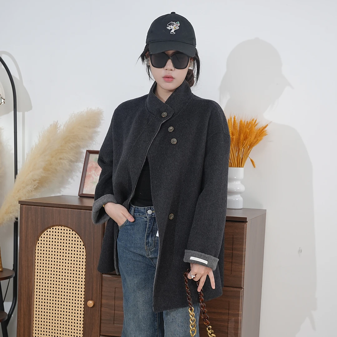 女中长款立领一排扣设计秋冬毛呢时尚宽松外套配小钱袋-YXZD839