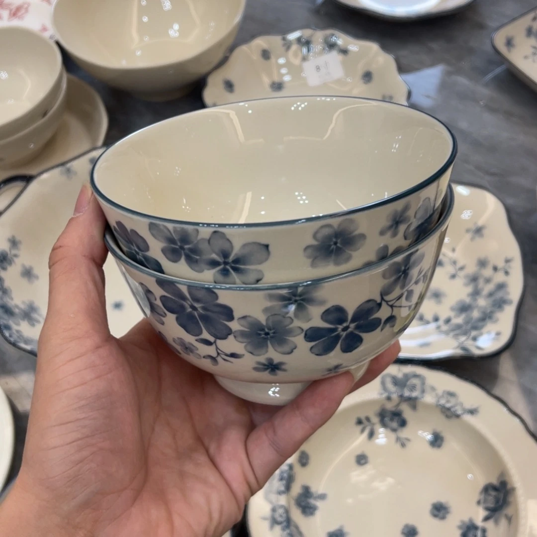 陶瓷微瑕餐具介意勿拍，满18飞！