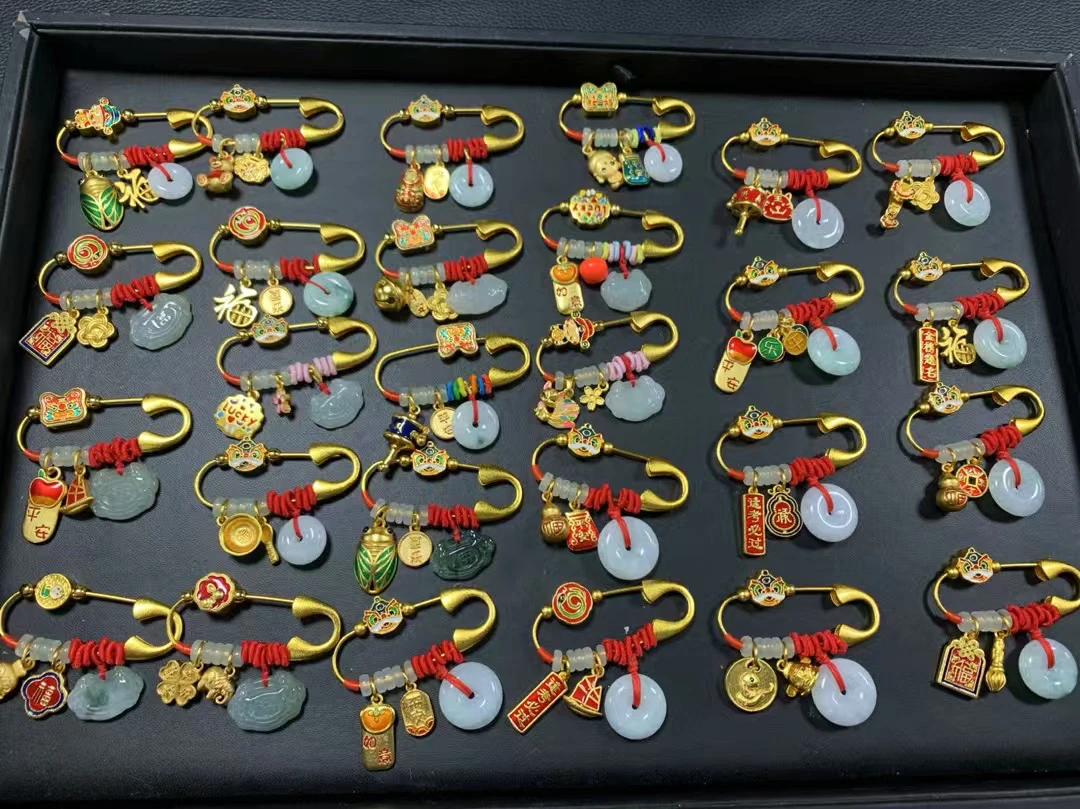 925银镶嵌翡翠压惊针胸针饰品，胸针出门随身佩戴好物