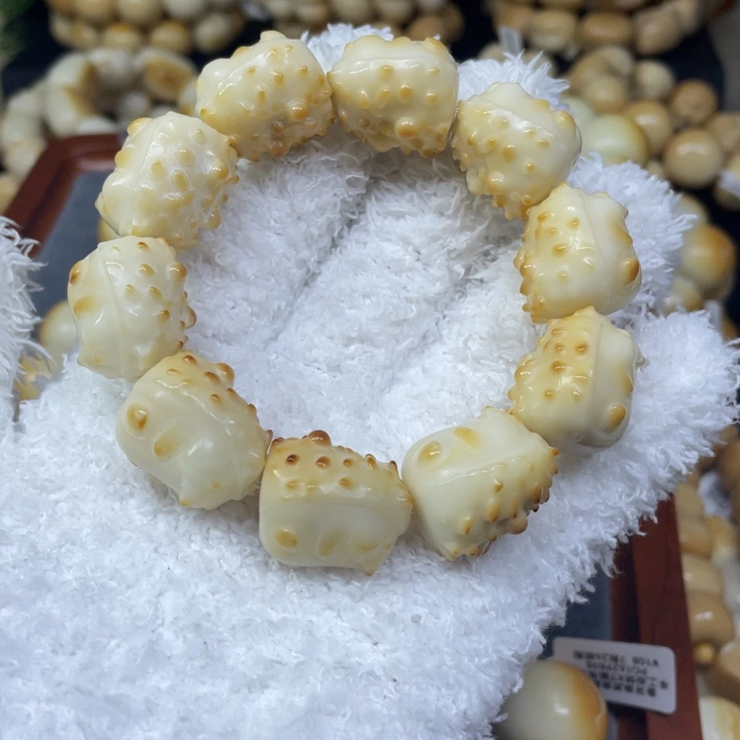 菩提根/象牙果吊坠10.2623刺猬瑕